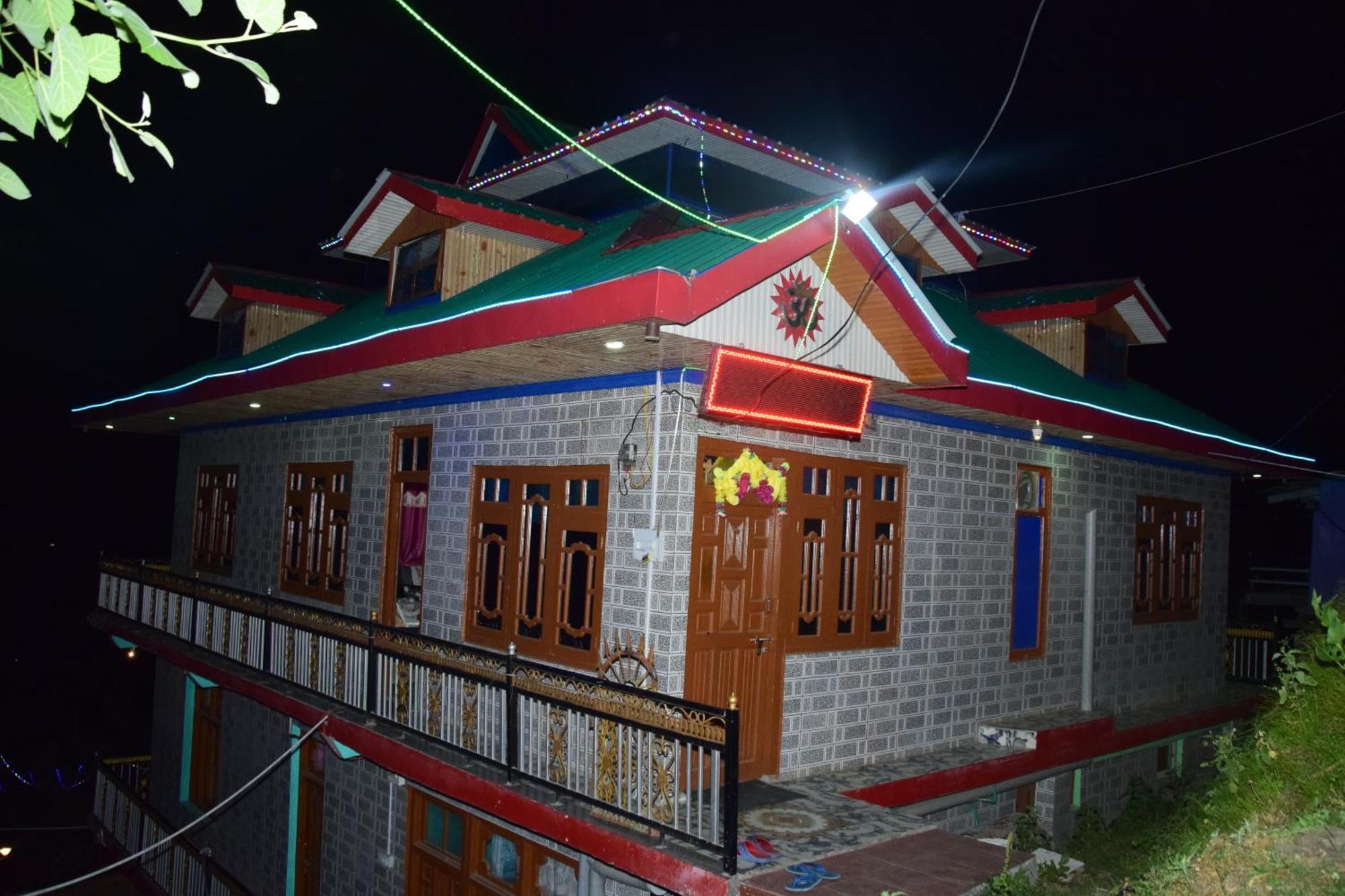 Snow View Homestay Sainj Exterior foto