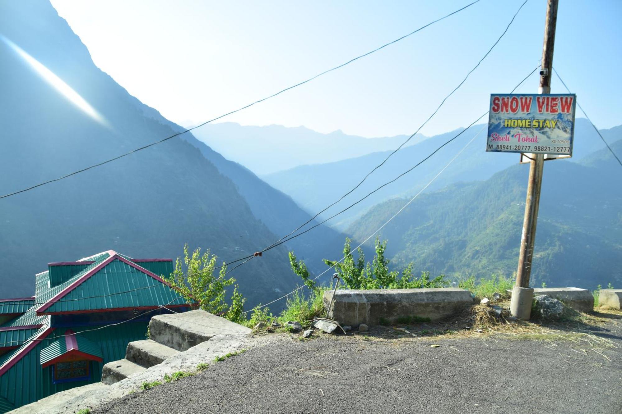 Snow View Homestay Sainj Exterior foto