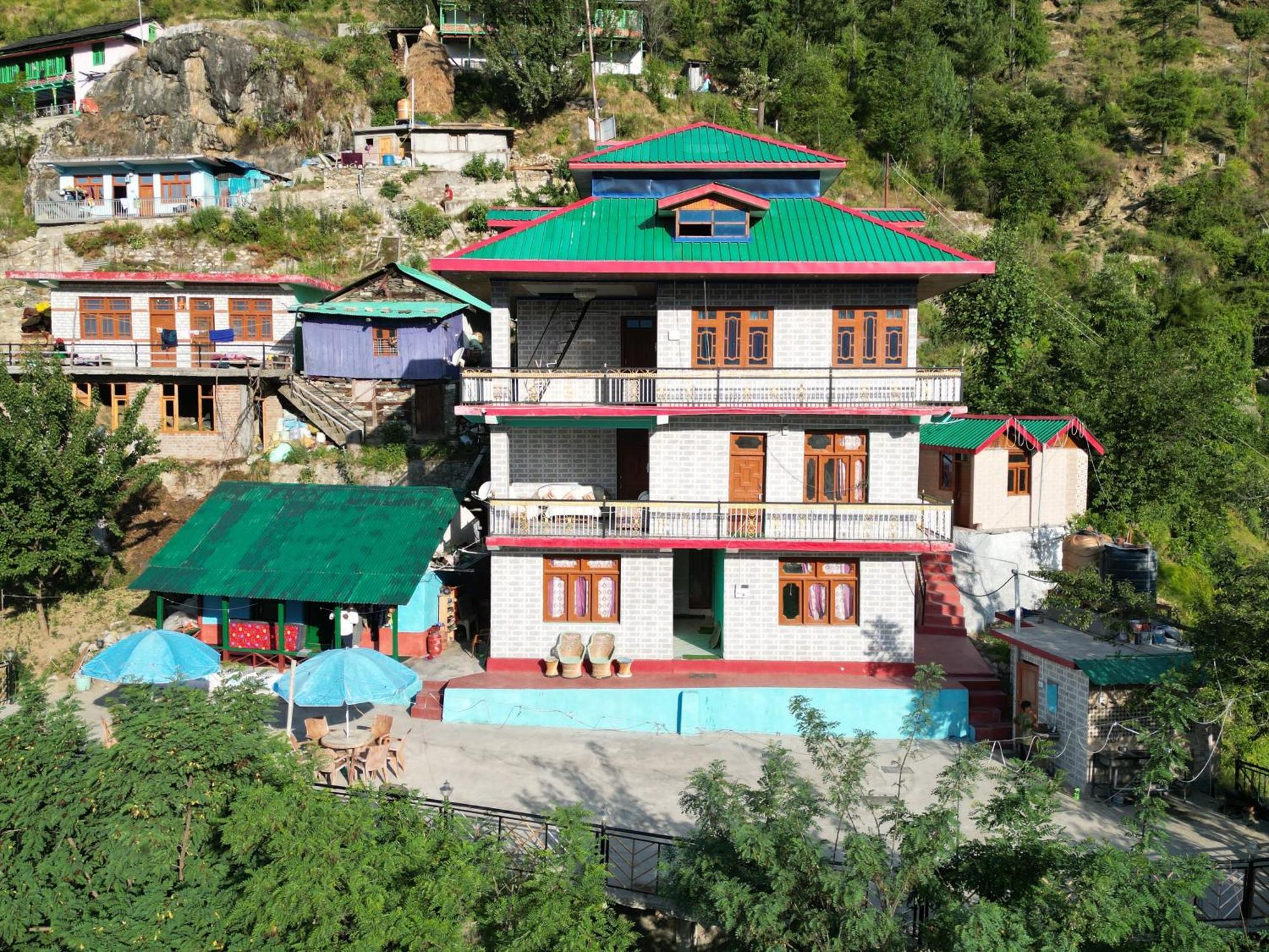 Snow View Homestay Sainj Exterior foto